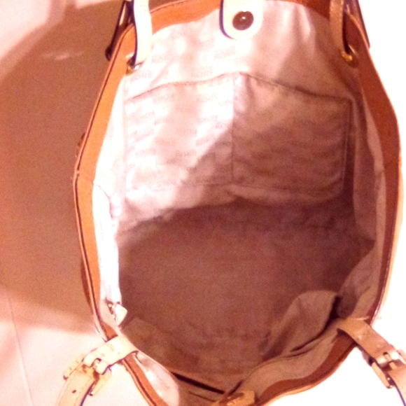 Michael Kors Caramel Tote - Picture 7 of 16